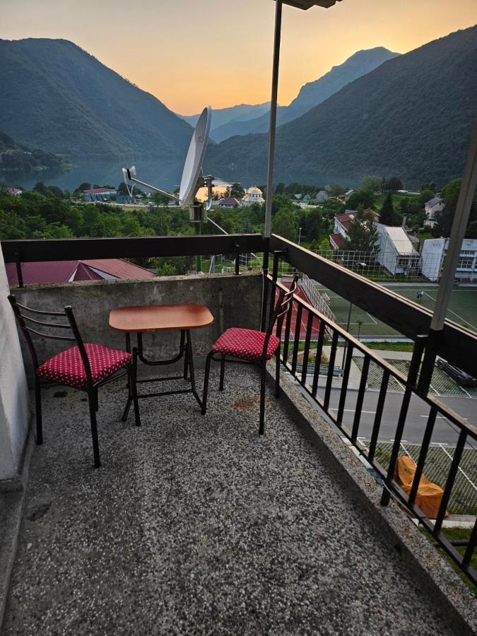 Linden Apartment Плужине Экстерьер фото